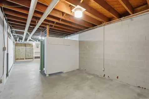 402 NW 4th Avenue Waverly IA 50677