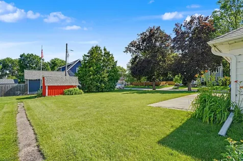 402 NW 4th Avenue Waverly IA 50677