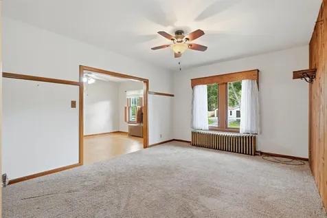 402 NW 4th Avenue Waverly IA 50677