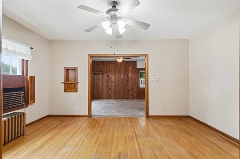 402 NW 4th Avenue Waverly IA 50677