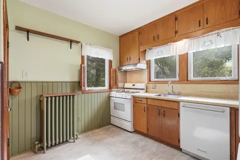 402 NW 4th Avenue Waverly IA 50677
