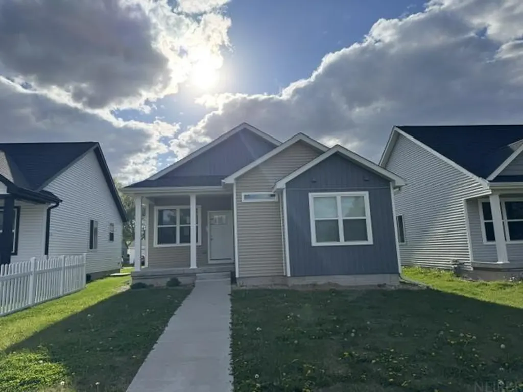 109 Coral Drive Waterloo IA 50701