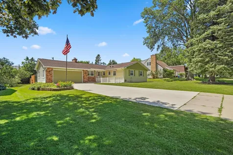 3404 Rosehill Trace Waterloo IA 50701