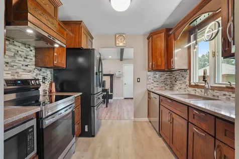 3404 Rosehill Trace Waterloo IA 50701