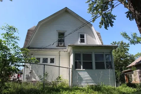 1105 Gilbert Street Charles City IA 50616