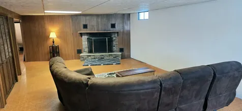 604 Hildreth Street Charles City IA 50616