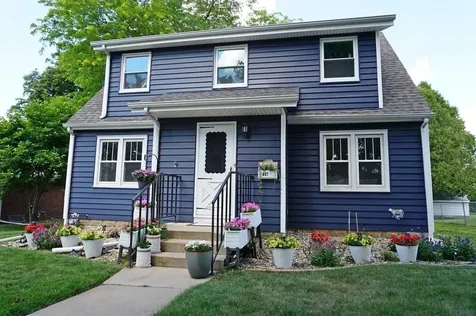607 2nd Avenue Charles City IA 50616