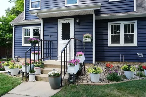 607 2nd Avenue Charles City IA 50616