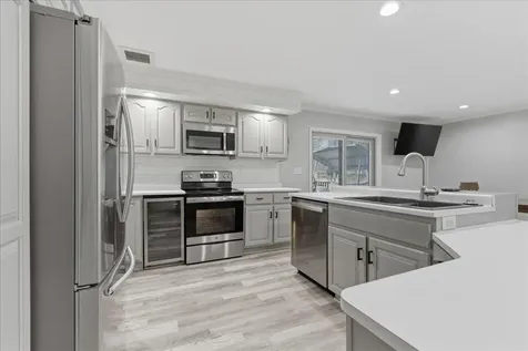 4028 Rownd Street Cedar Falls IA 50613