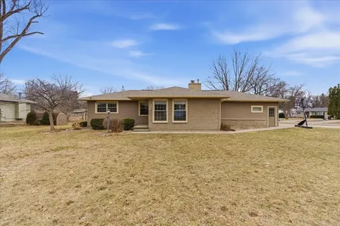4028 Rownd Street Cedar Falls IA 50613