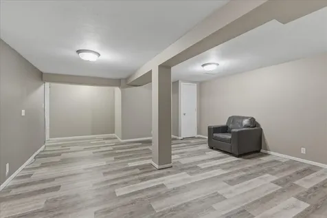 4028 Rownd Street Cedar Falls IA 50613