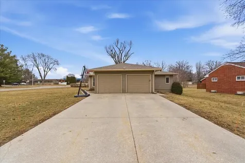 4028 Rownd Street Cedar Falls IA 50613