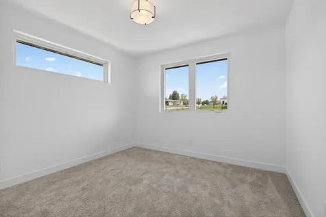 1703 Red Tail Drive Waterloo IA 50701