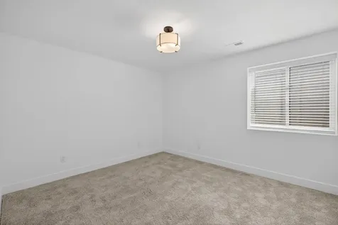 1703 Red Tail Drive Waterloo IA 50701