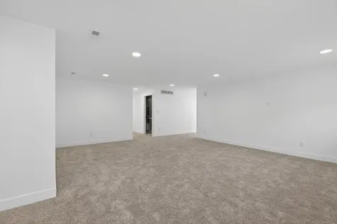 1703 Red Tail Drive Waterloo IA 50701