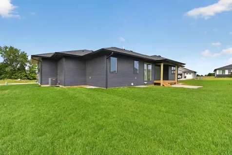 1703 Red Tail Drive Waterloo IA 50701