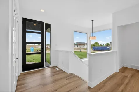 1703 Red Tail Drive Waterloo IA 50701