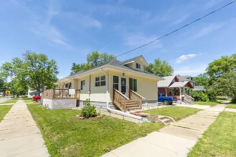 1324 W 6th Street Waterloo IA 50702