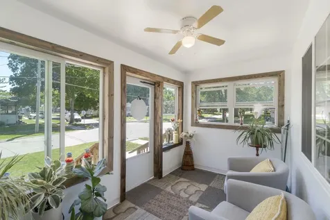1324 W 6th Street Waterloo IA 50702