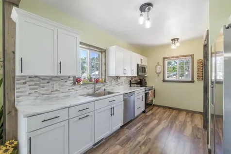 1324 W 6th Street Waterloo IA 50702