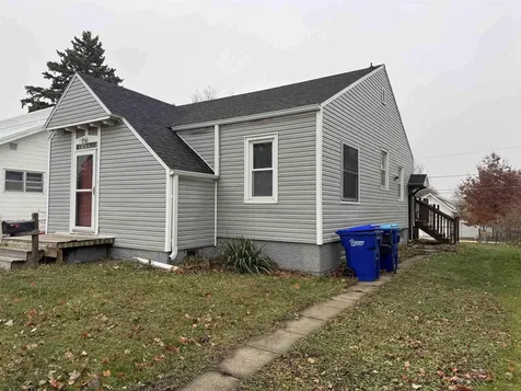 827 NE 1st Avenue Oelwein IA 50662
