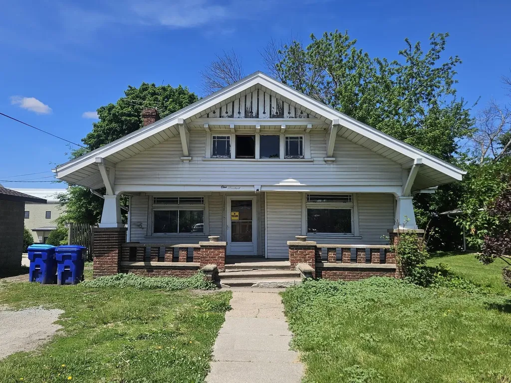 111 5th Avenue NE Independence IA 50644