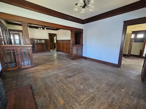 111 5th Avenue NE Independence IA 50644