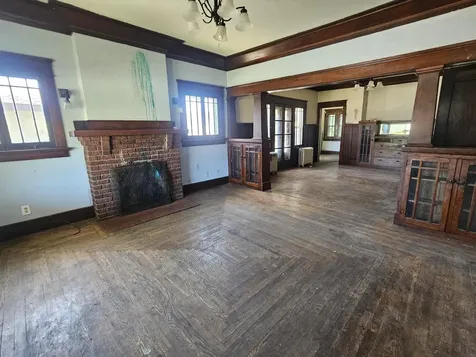 111 5th Avenue NE Independence IA 50644