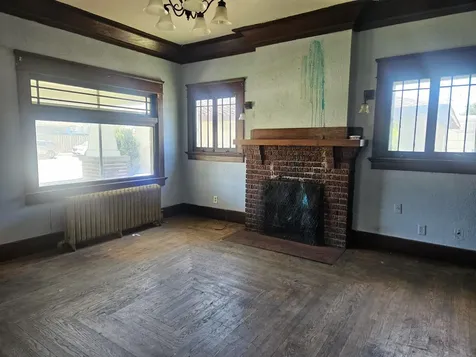 111 5th Avenue NE Independence IA 50644