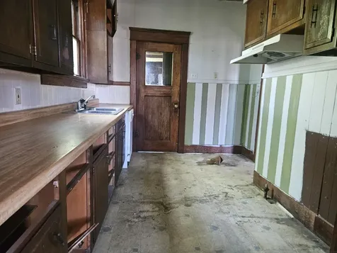 111 5th Avenue NE Independence IA 50644
