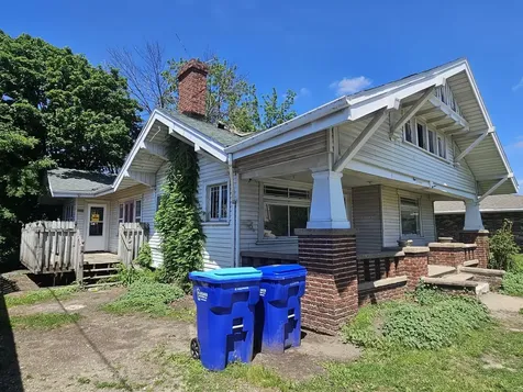 111 5th Avenue NE Independence IA 50644