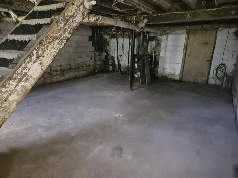 111 5th Avenue NE Independence IA 50644