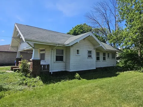 111 5th Avenue NE Independence IA 50644