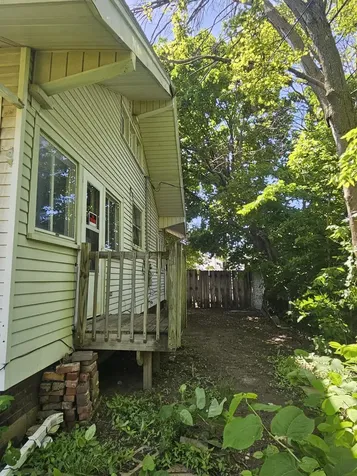 111 5th Avenue NE Independence IA 50644