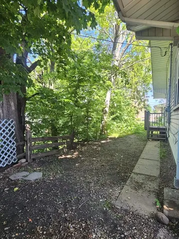 111 5th Avenue NE Independence IA 50644