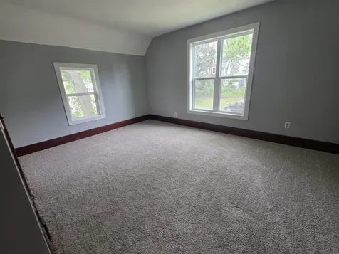 608 W Delaware Street Manchester IA 52057