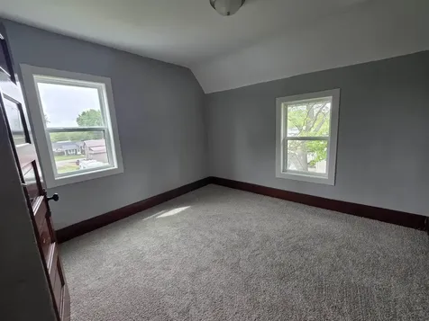 608 W Delaware Street Manchester IA 52057
