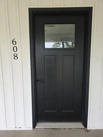 608 W Delaware Street Manchester IA 52057
