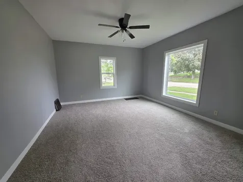 608 W Delaware Street Manchester IA 52057