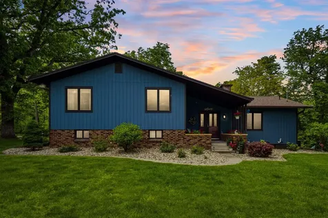 1621 Picturesque Drive Cedar Falls IA 50613