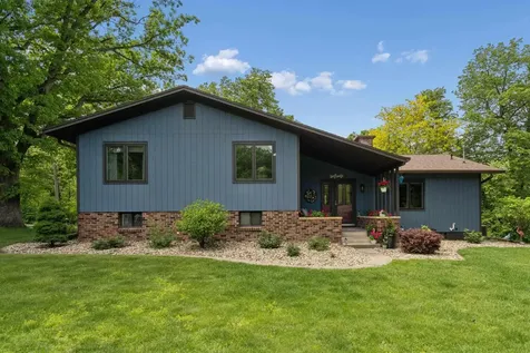 1621 Picturesque Drive Cedar Falls IA 50613