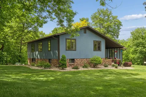 1621 Picturesque Drive Cedar Falls IA 50613