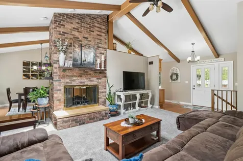 1621 Picturesque Drive Cedar Falls IA 50613