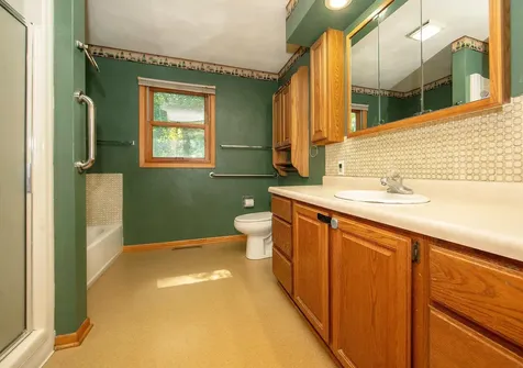 206 NW 24th Street Waverly IA 50677