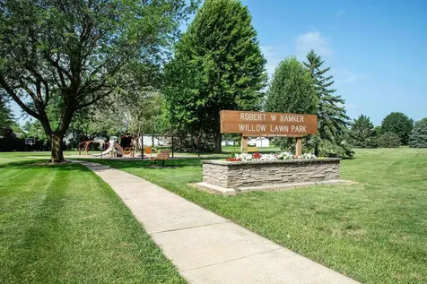 206 NW 24th Street Waverly IA 50677
