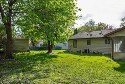 206 NW 24th Street Waverly IA 50677