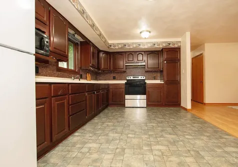 206 NW 24th Street Waverly IA 50677