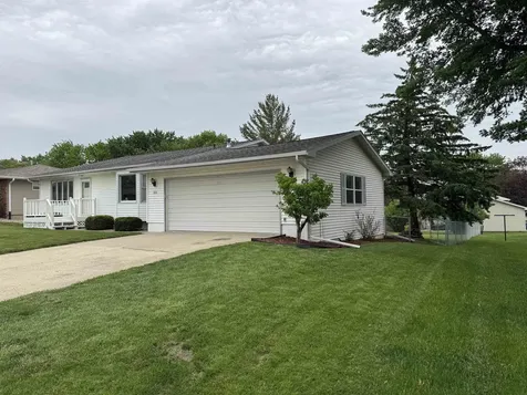 511 Ridgeway Street Denver IA 50622