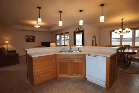 301 Meadow Lane Charles City IA 50616