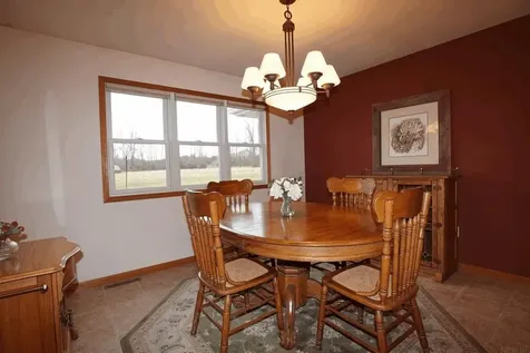 301 Meadow Lane Charles City IA 50616